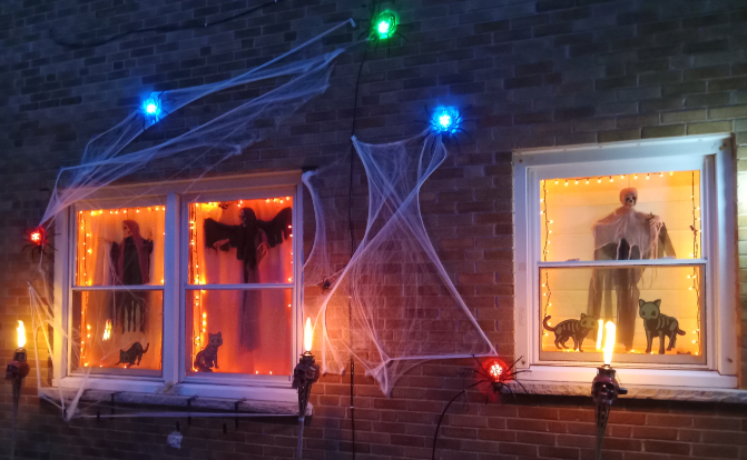 Festive Halloween decorations - Copy - Copy
